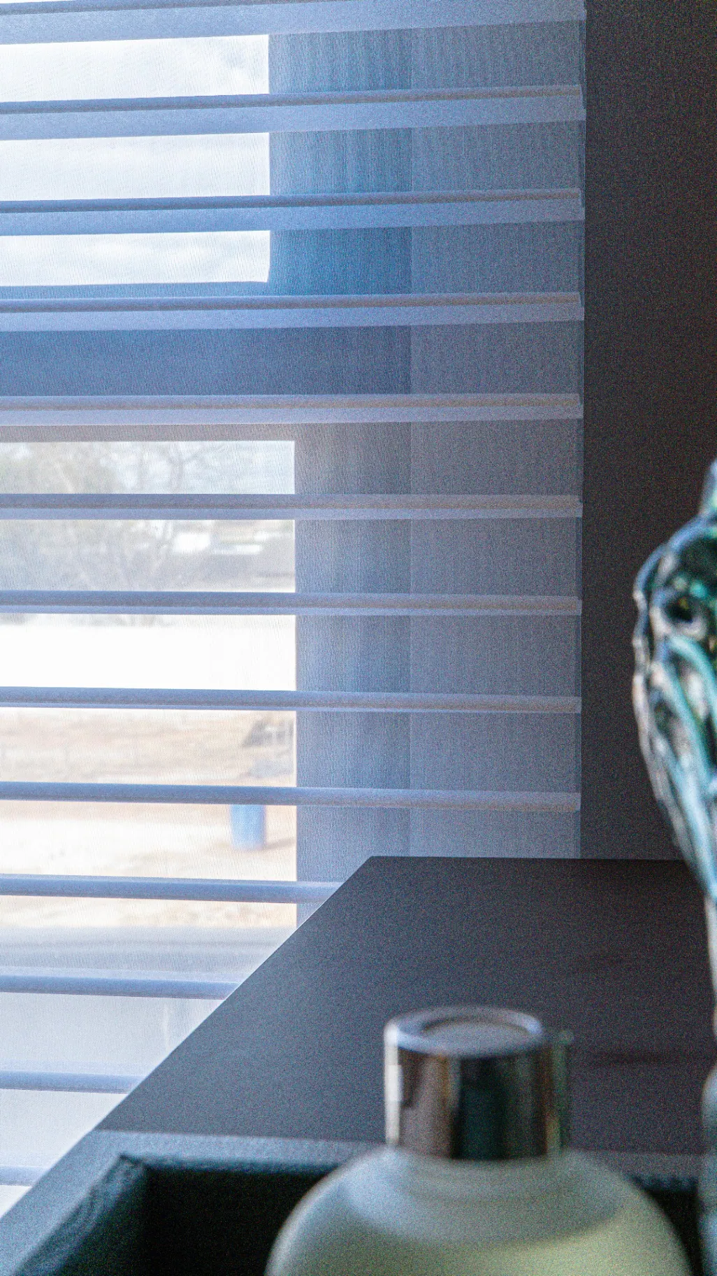Detalhe das faixas de uma persiana